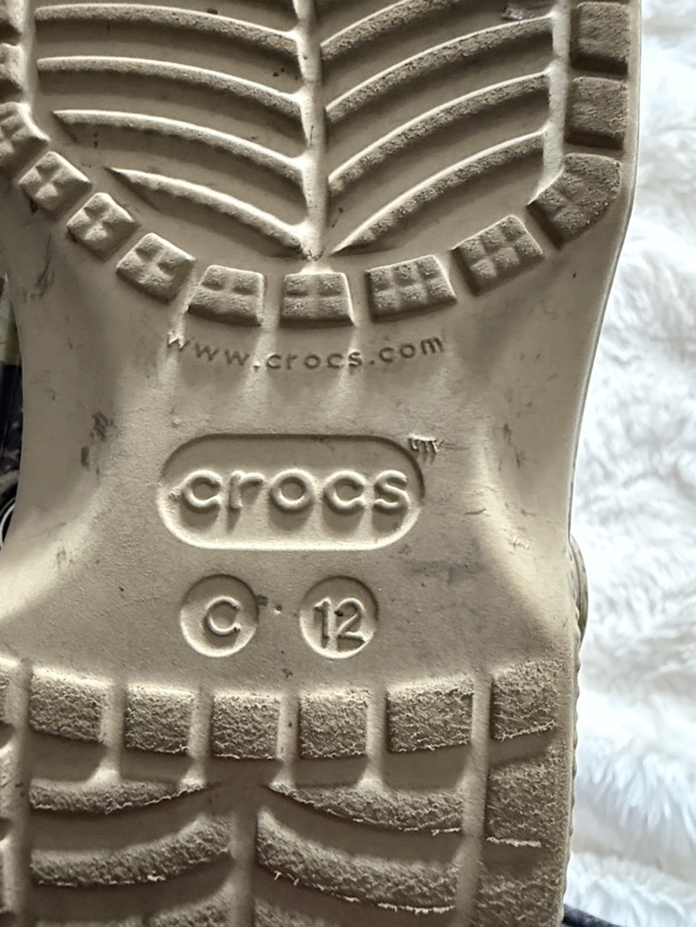 CROCS Kids' Camo Classic Clogs - Picture 7 of 7
